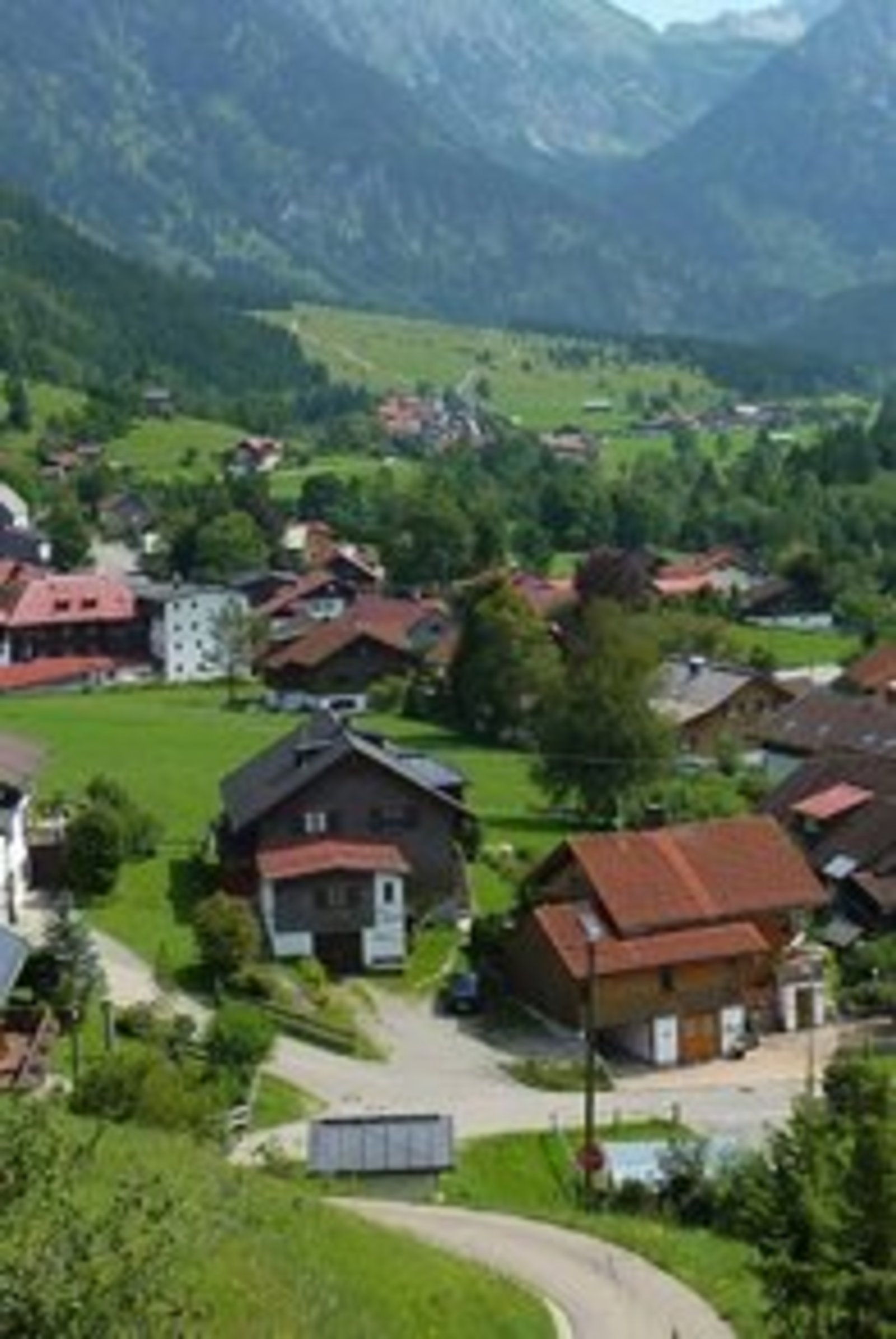 Dorf für Nahwärme mit Höhenunterschieden ENERPIPE